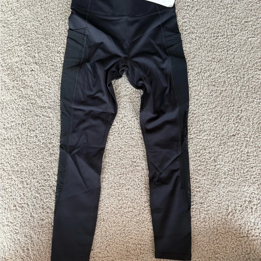 Motion 365 Fabletics Mid-Rise 7/8 Leggings - Picture 3 of 3